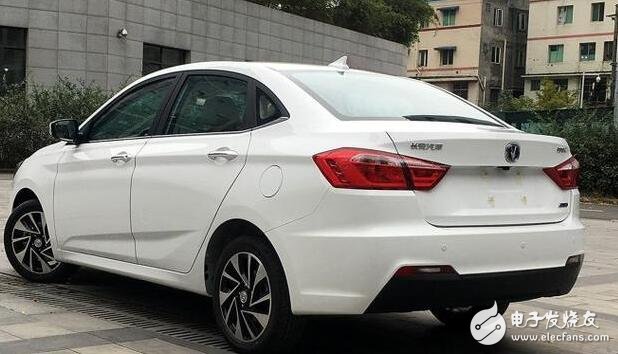 Changan is the rhythm of death with Geely Emgrand. The price is close to the people, the appearance is handsome, the interior is luxurious, and the price is 17,000 cheaper than Emgrand!