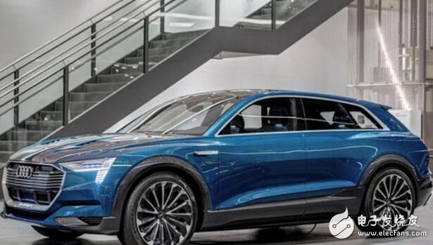 Audi Q6 new SUV, full of interior technology, showing a strong sports style