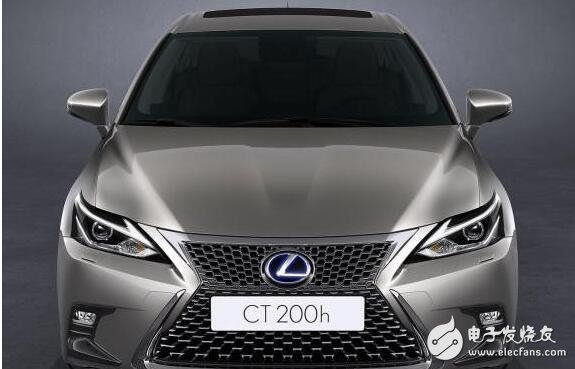 Lexus CT200h returned from the facelift, 300,000 with four-cylinder engine interior called BBA!