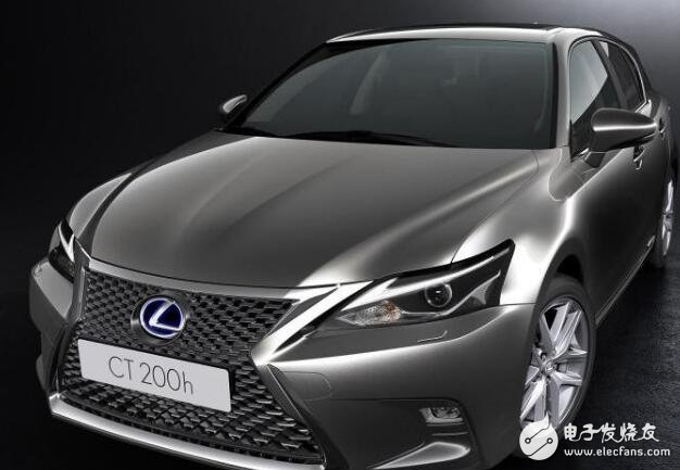 Lexus CT200h returned from the facelift, 300,000 with four-cylinder engine interior called BBA!