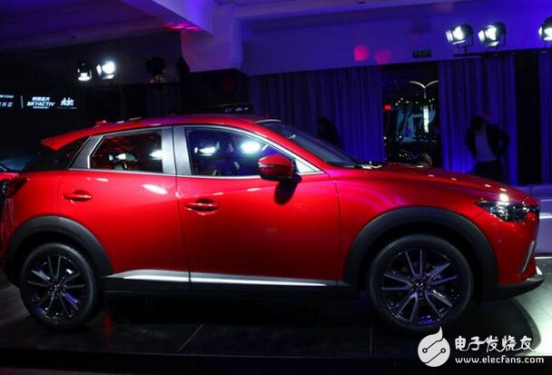 The Mazda CX3 is a young and sporty design. The interior design of the car is simple, stylish and full of texture. The price is only 120,000 yuan.