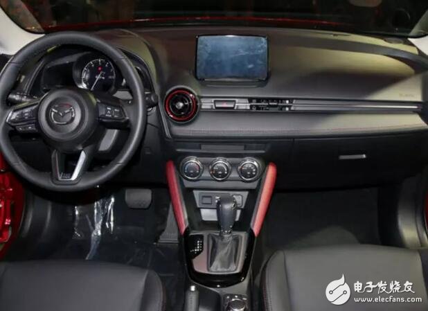 The Mazda CX3 is a young and sporty design. The interior design of the car is simple, stylish and full of texture. The price is only 120,000 yuan.