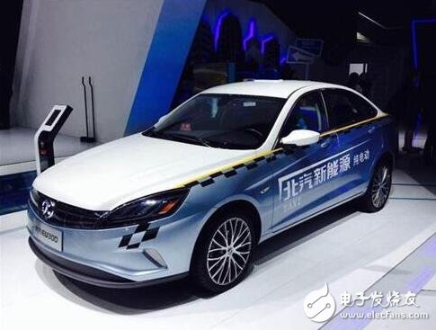 Beiqi EU300 new energy vehicle has both charging and replacing functions, and its battery life can reach 300km. The power is his "talent", and "full power" takes only 3 minutes.