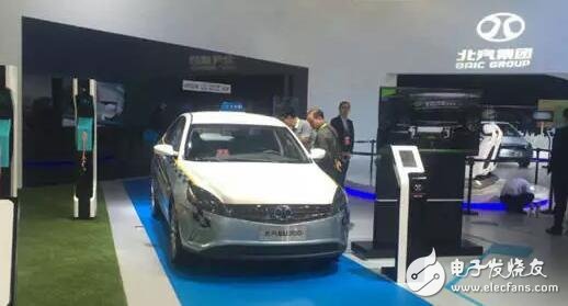 Beiqi EU300 new energy vehicle has both charging and replacing functions, and its battery life can reach 300km. The power is his "talent", and "full power" takes only 3 minutes.