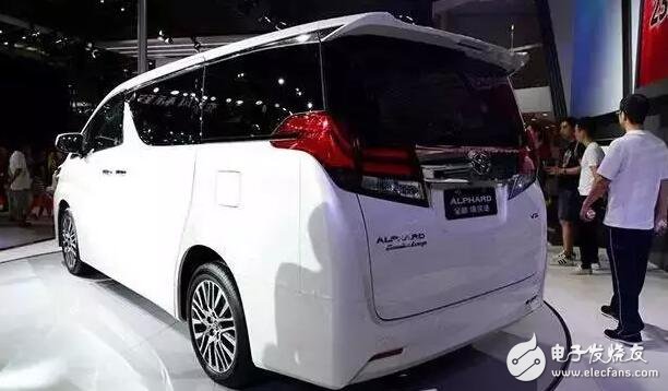 Toyota Elfa 2017 is a very classic nanny car, but it is very popular with the stars, Toyota's lowest van, one selling for 800,000