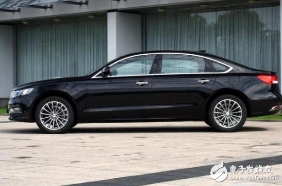 Zotye Z700 and Hui Ang are the same level, the interior looks like the Audi A6L, the overall looks very stable, the administrative car 120,000 can be landed