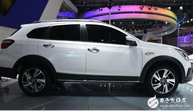 Qichen T70, 1.6L manual Ruixing version, a compact SUV based on Renault Nissan C platform, priced at 80,000, rolling a car of the same class