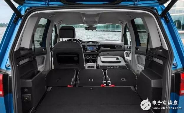 How about Volkswagen Touran? The exterior is very dynamic and stylish, the interior is full of strong family car taste, Wuling Hongguang has to stand by