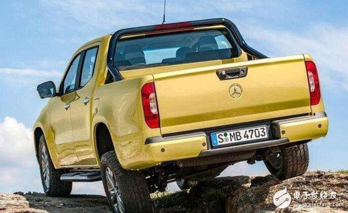 Mercedes-Benz X-class pickup truck looks very luxurious and fashionable, and the sense of science and technology is also good. It feels very good to open this out, which is equivalent to about 290,000 yuan.