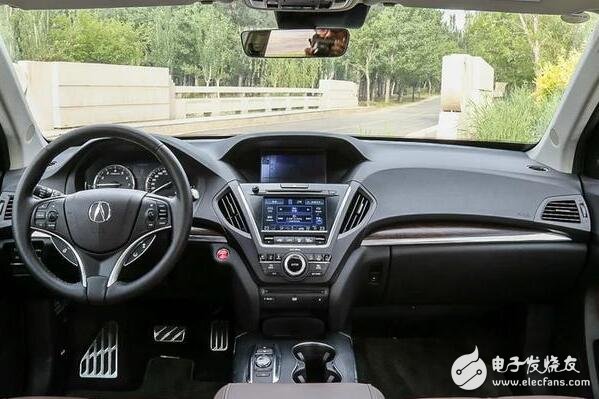 Acura MDX7 seat SUV power 6.7s broken hundred, the interior is very big, the price is as high as 700,000, what do you think?