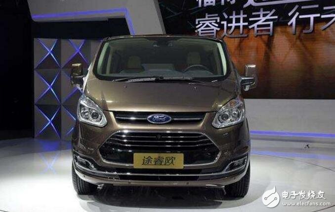 Jiangling Ford Tourui Europe, equipped with a comprehensive upgrade of the interior appearance, with a 2.0T engine, a very cost-effective, partial business and home MPV