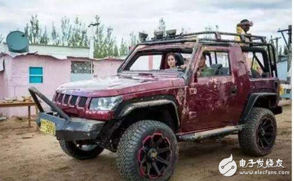 See how the domestic Beijing BJ40 car is correctly opened