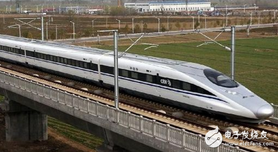 The self-made RC model forced the high-speed rail! The Hebei boy played the RC airplane and forced the high-speed rail to be arrested. The netizen responded: interest innovation is worthy of praise, and should not be linked to the safety of others.