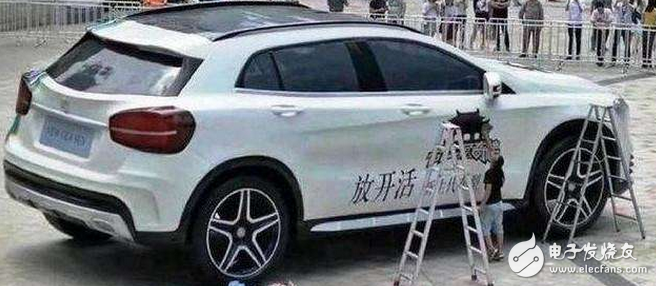 Mercedes-Benz's largest SUV: Mercedes-Benz GLA - up to two floors, this is the "Optimus Prime" in the automotive industry!