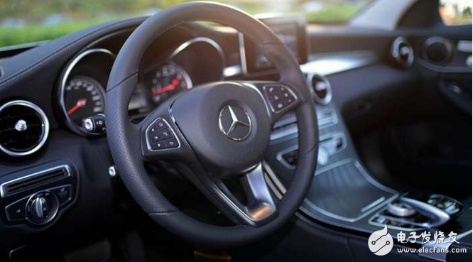 Mercedes-Benz C-class new relative to the current interior upgrade, will be in the 9 moon in Frankfurt!