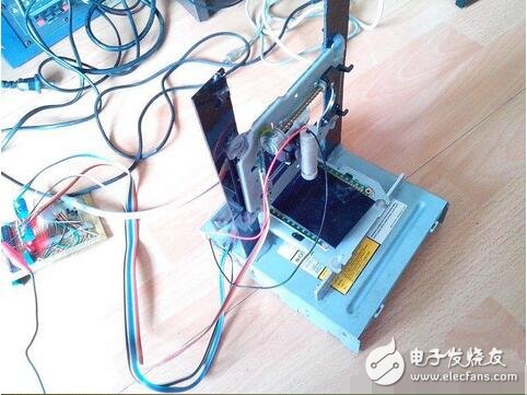 Some people use the laser engraving machine made of waste optical drive, I don't understand their driver board, I only know some things of 51 MCU, so the material at hand begins, first the schematic of the driver board