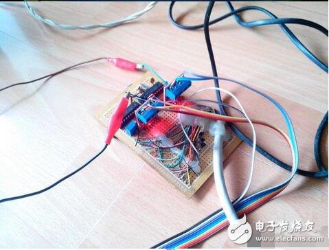 Some people use the laser engraving machine made of waste optical drive, I don't understand their driver board, I only know some things of 51 MCU, so the material at hand begins, first the schematic of the driver board