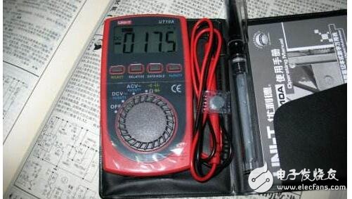 The configuration of the meter input network is determined according to the number of CTs of the system. In the case of two CTs, the three-phase three-wire two-element method is selected; in the case of three CTs, the three-phase four-wire three-element method is selected. The input network NET set in the instrument wiring and instrument programming should be consistent with the wiring of the measured load, otherwise the voltage or power measured by the meter will be incorrect. Among the three-phase three-wire, the voltage is measured and displayed as the line voltage; and in the three-phase four-wire, the voltage measurement shows the phase voltage.