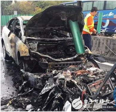 On February 19, 2017, a Tesla Model X registered in Guangzhou City had a traffic accident, and then exploded and fired. The three passengers in the car had different degrees of injuries.