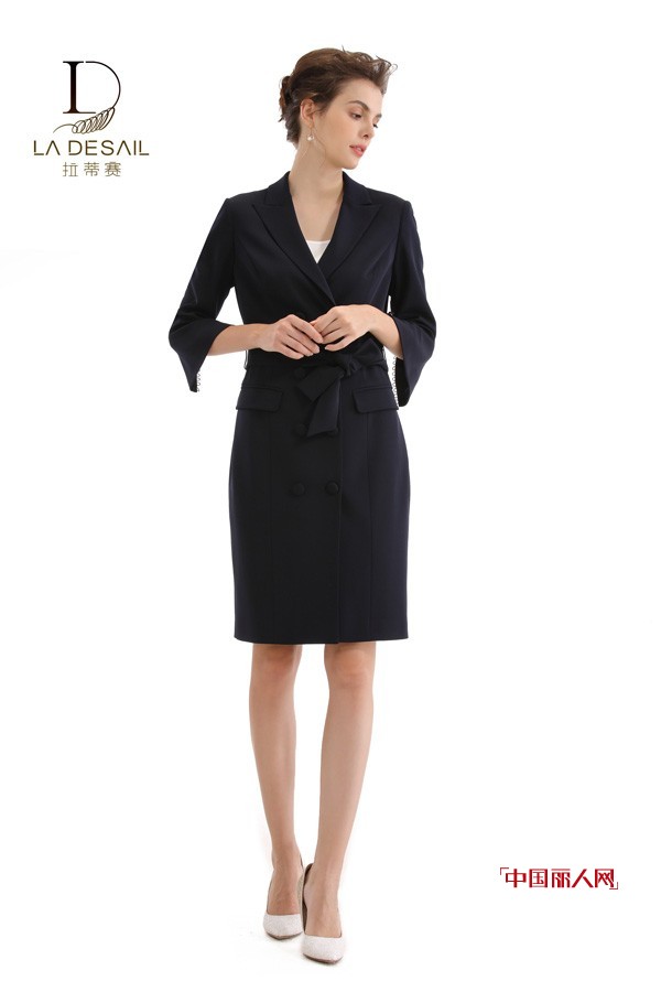 30å²å·¦å³æ˜¥å­£ç©¿ä»€ä¹ˆè¡£æœ ä¸è§„åˆ™è£™æ‘†è¿žè¡£è£™é…ä»€ä¹ˆéž‹å­