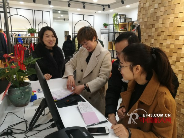 å–œè®¯ï¼šå›¾æ¡ˆå“ç‰Œå¥³è£…å†æ·»ä¸¤å®¶æ–°åº—ï¼è®©ä½ æ´»åŠ›æ»¡æ»¡çš„è¿ŽæŽ¥2018