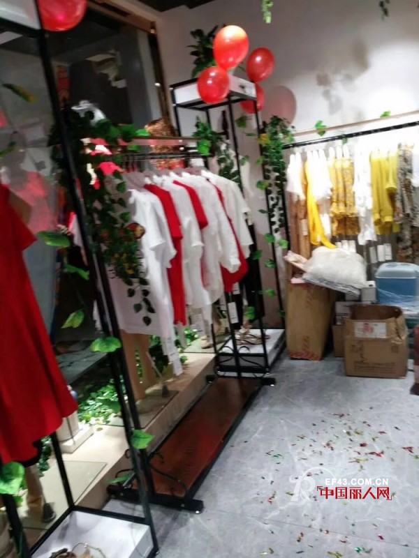 æ­ç¥YOSUMè¡£è¯—æ¼«å¥³è£…æ–°åº—ç››å¤§å¼€ä¸š
