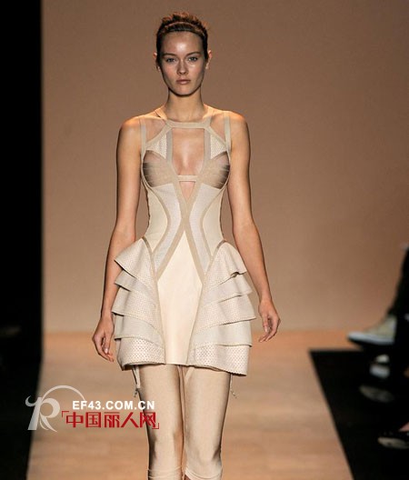 Herve Leger 2011æ˜¥å¤å¥³è£…æ–° é›•åˆ»å‡ºå¥³æ€§æ¸©æŸ”è€Œå¯Œæœ‰çº¿æ¡æ„Ÿ