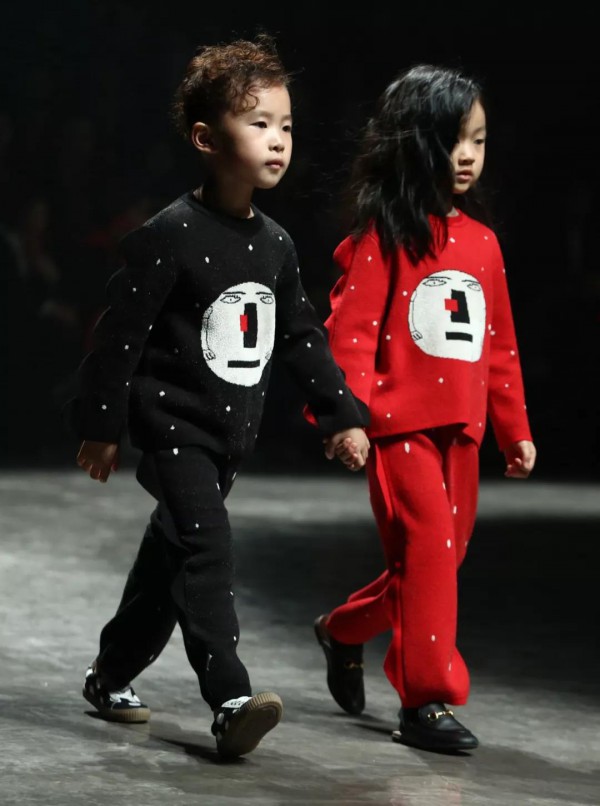 Qimooæ·‡æœ¨2019AW â€œé­”æ³•â€Fashion Runwayæ„Ÿå—ç¼¤çº·è‰²å½©