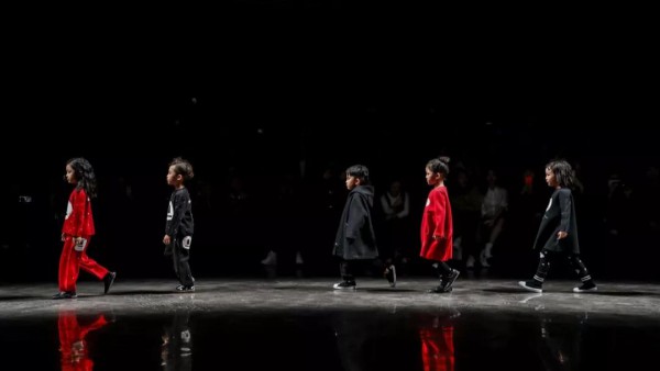 Qimooæ·‡æœ¨2019AW â€œé­”æ³•â€Fashion Runwayæ„Ÿå—ç¼¤çº·è‰²å½©