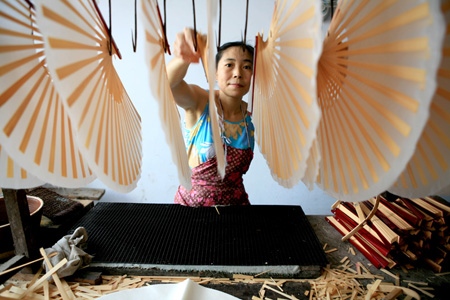 Paying Attention to Chinese Traditional Crafts: Investigation and Study of Linjiang Silk Fan