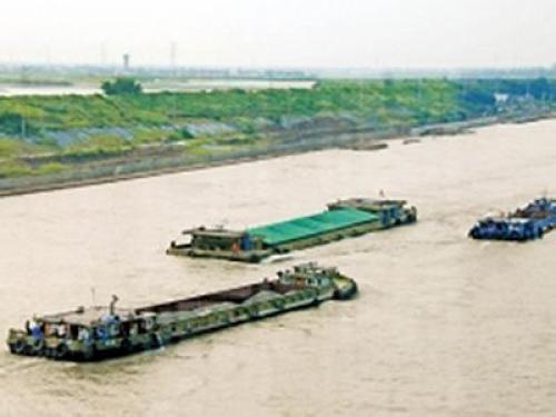 Strike hard to destroy the behavior of the Yangtze River fairway