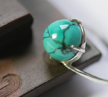 Premium turquoise price comparable to gold 200 yuan per gram