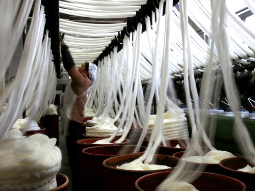 Textile industry goes from "East" to "West"