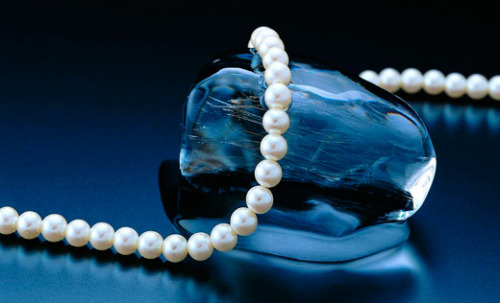 Identification of several types of pearls