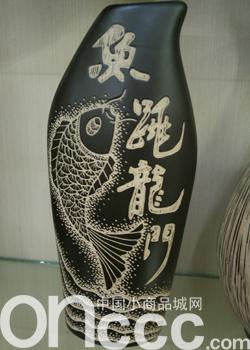 Purple sand vase makes Chinese home unique