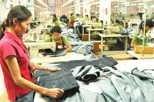 The sluggish foreign trade situation has greatly increased the pressure on garment exports