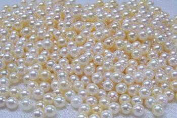 The difference between freshwater pearls and seawater pearls