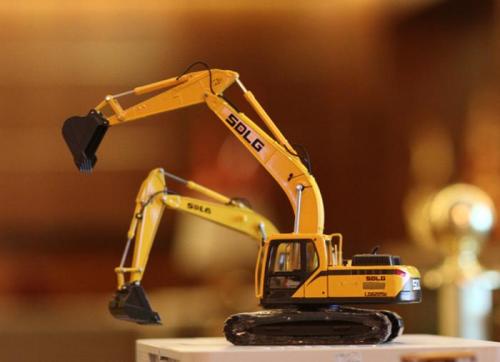 Continuous development of construction machinery industry twists and turns