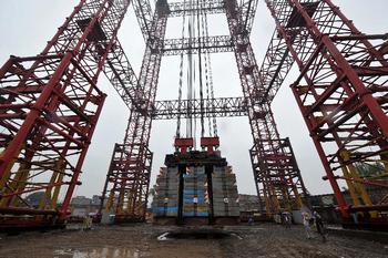 The largest lifting capacity of hydraulic duplex crane