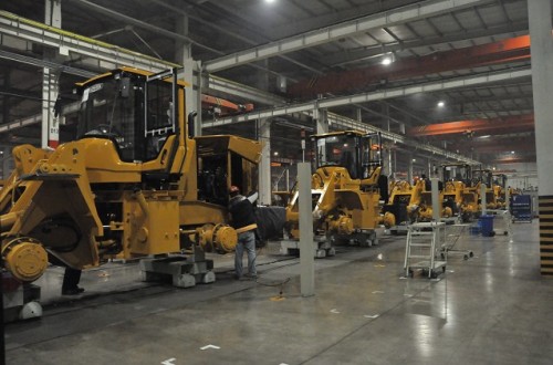 China's machinery industry develops steadily