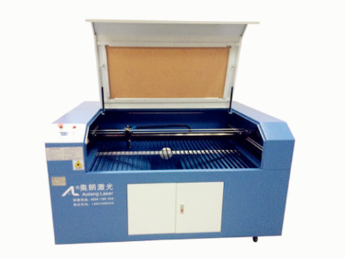 Laser cutting machine procurement method and its application in garment industry