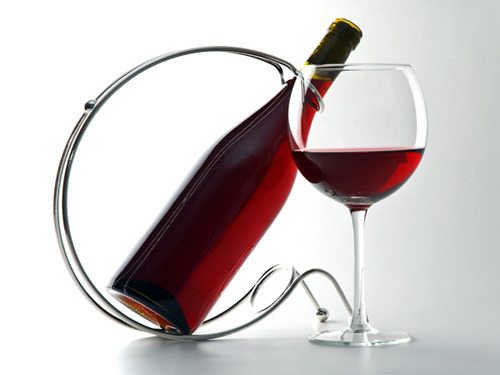 Wine inhibits growth of oral bacteria