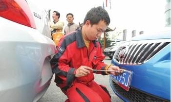 Guangzhou auto market encounters difficulty in licensing