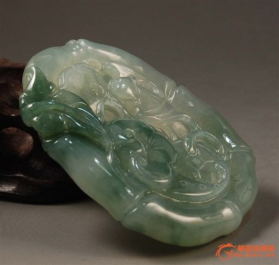 Teach you how to choose ice floating flower jadeite