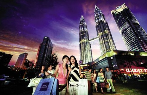 Summer Hong Kong shopping coincides with seasonal discounts