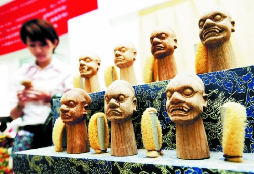 From the stage to the "counter" Quanzhou puppet sculpture turned toys