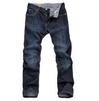 Correctly maintained jeans without discoloration