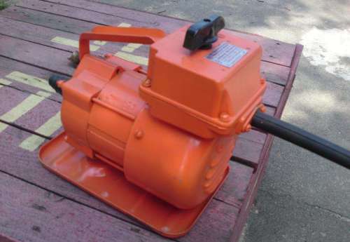 There are several types of concrete vibrators