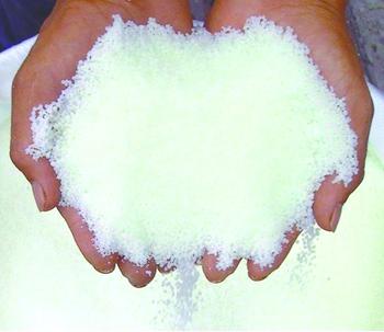 Domestic urea market prices continue to fall