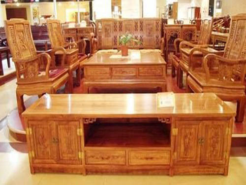 Solid wood furniture companies flooded with narrow channels to find out the way